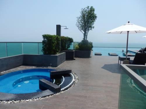Stunning Sea View Condo On The Beach - Monthly Stay Pattaya Bagian luar foto