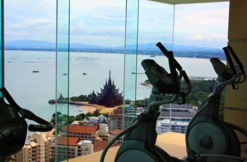 Stunning Sea View Condo On The Beach - Monthly Stay Pattaya Bagian luar foto