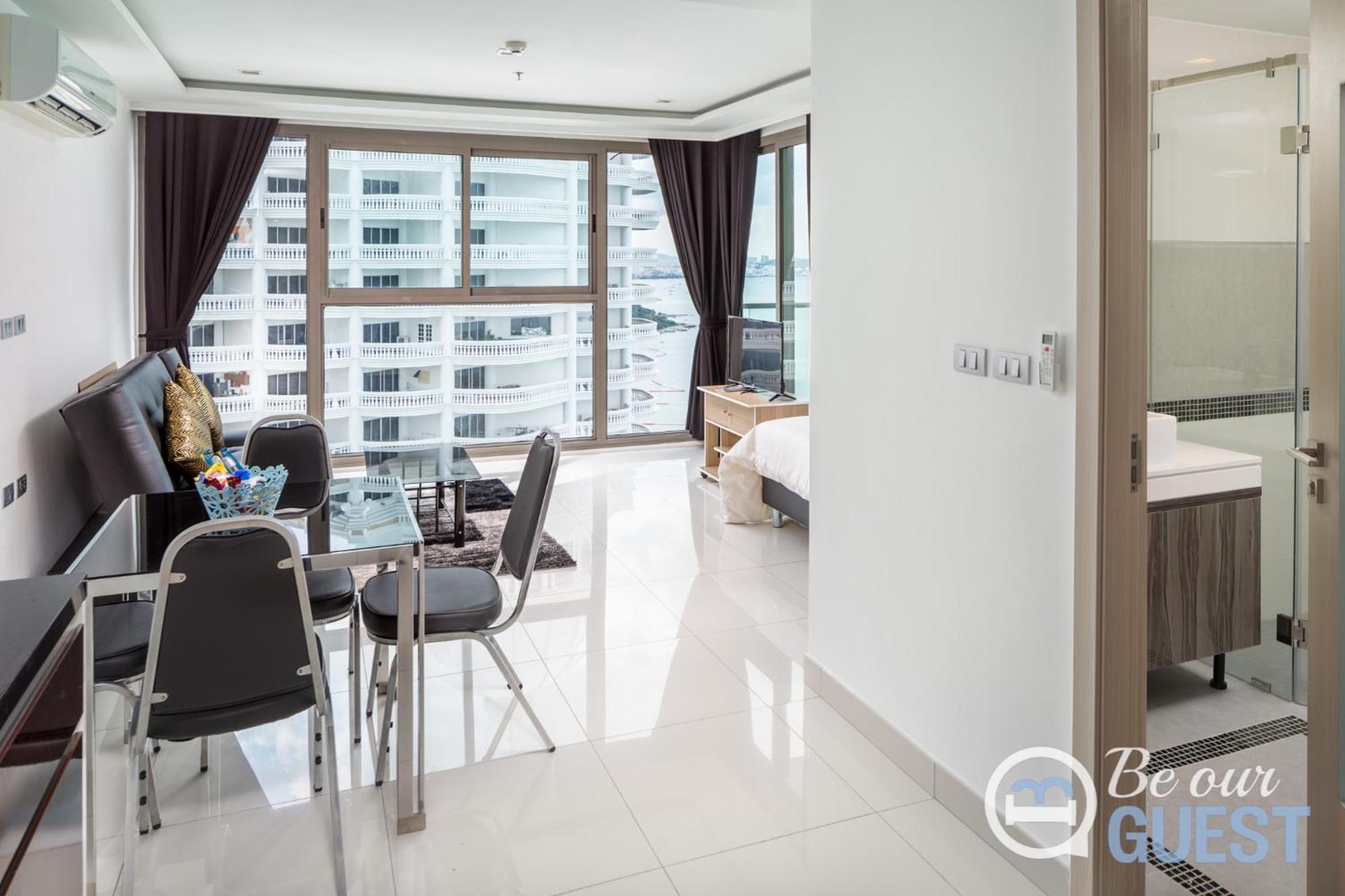 Stunning Sea View Condo On The Beach - Monthly Stay Pattaya Bagian luar foto